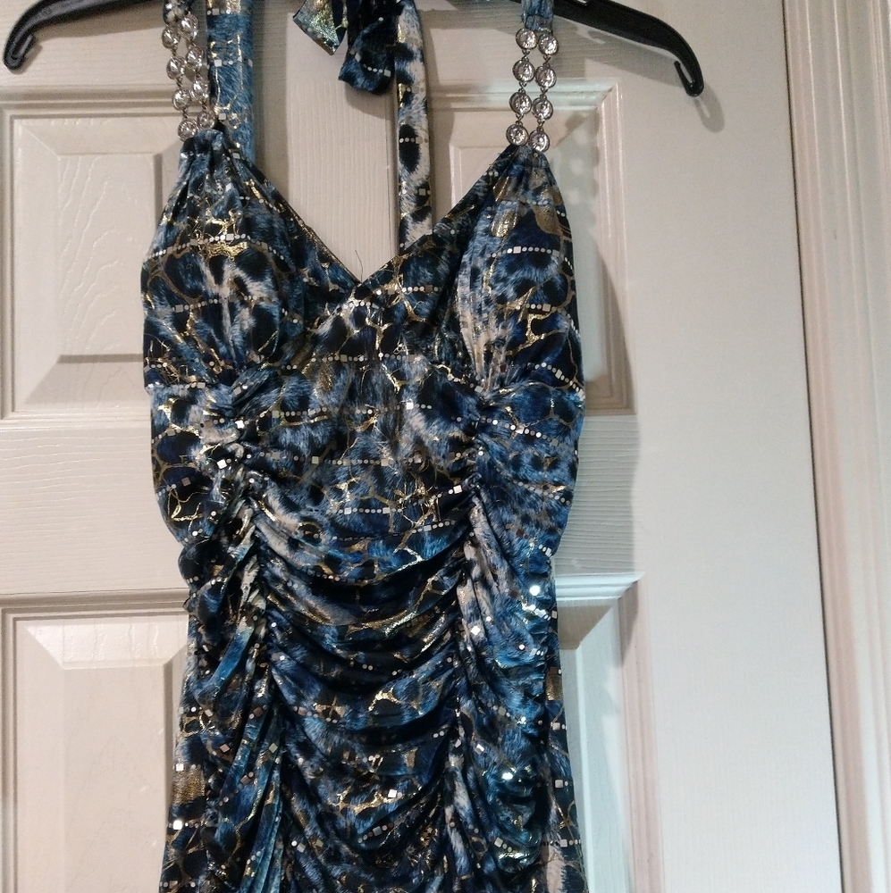 Lipstick blue and gold blouse